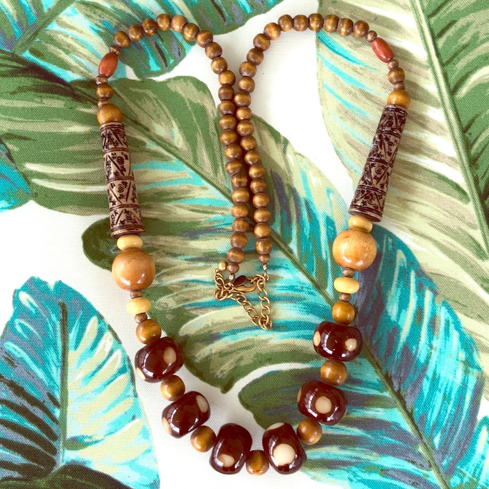 CHICO’s ELABORATE BEAD NECKLACE